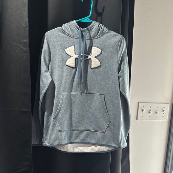 Under Armour Tops - Under Armour Heather Gray Pullover